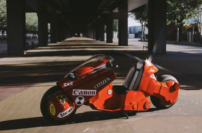 Un pequeño taller de Barcelona crea una réplica perfecta de la moto de Kaneda en Akira, y quieren lanzar una serie limitada eléctrica