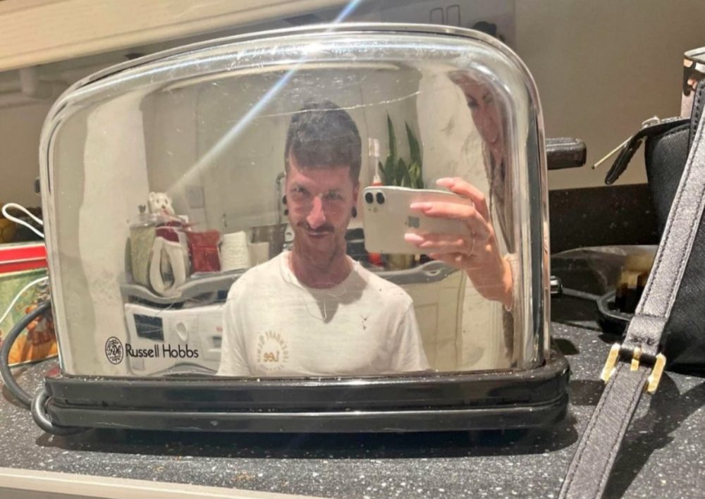 Recopilatorio de gente intentando vender espejos