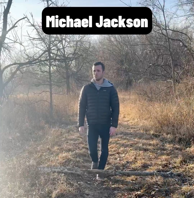 Imitando a famosos tropezándose