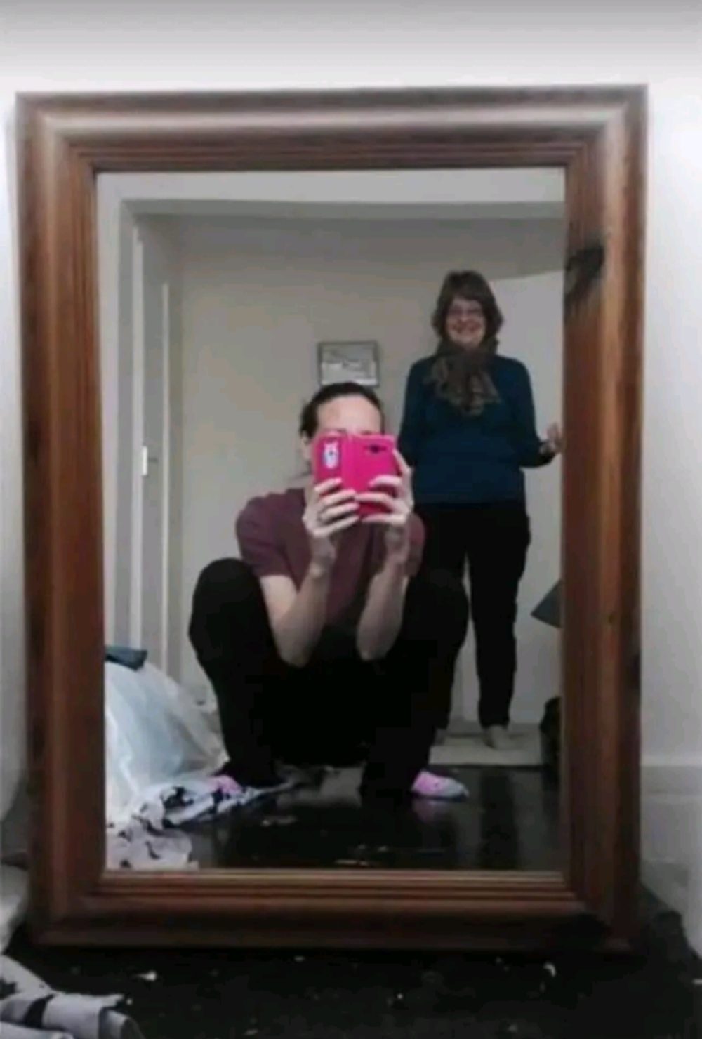 Recopilatorio de gente intentando vender espejos