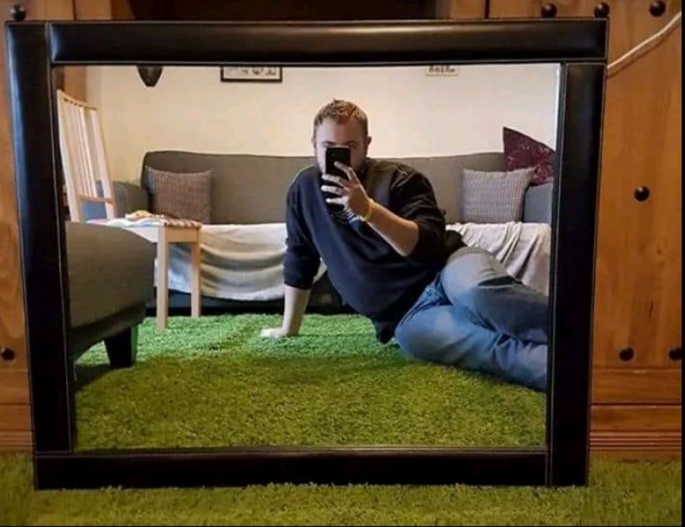 Recopilatorio de gente intentando vender espejos