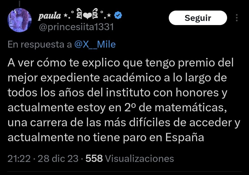 "Tengo el premio del mejor expediente académico con honores"