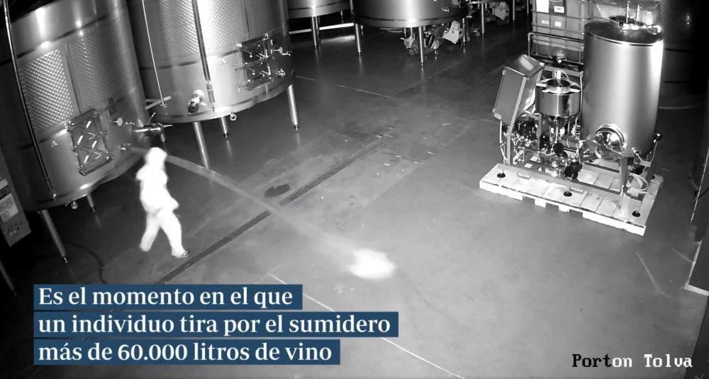 Más de 60.000 litros de vino por el sumidero: el propietario cuantifica las pérdidas en más de 2 millones de euros