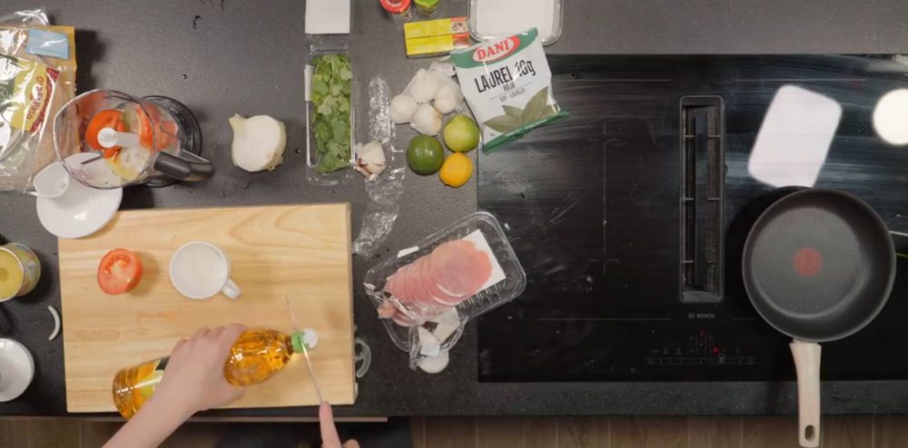 Cuando pienses que eres un inútil en la cocina, recuerda este vídeo.