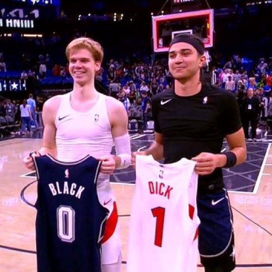 Uno de los momentazos del año en la NBA.