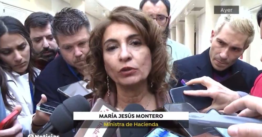 Vicente Vallés expone a María Jesús Montero: “La noticia que ella dijo que leyó en los medios, no se publicó hasta cuatro horas después de sus declaraciones”.