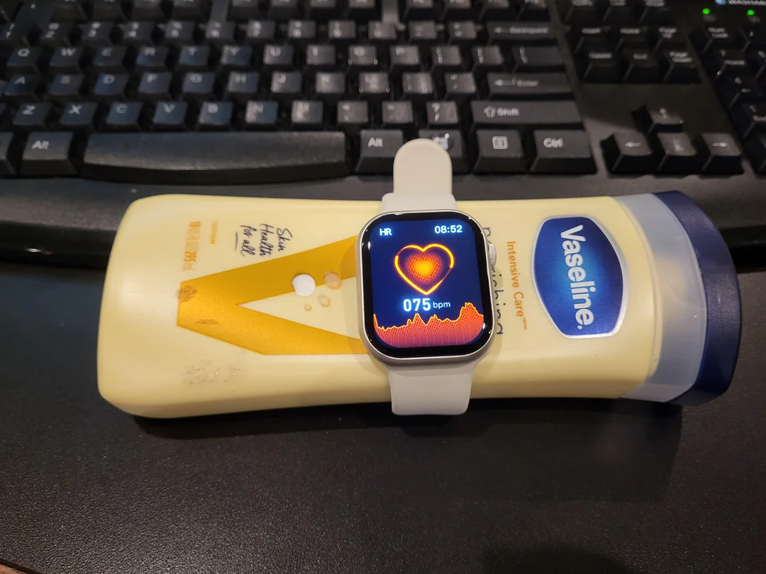 No da mucha confianza que tu smartwatch le encuentre el pulso a objetos inanimados...