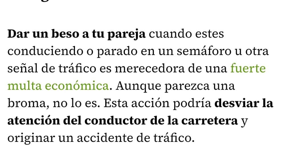 "La multa que podría ponerte la DGT si haces esto con tu pareja en el coche"