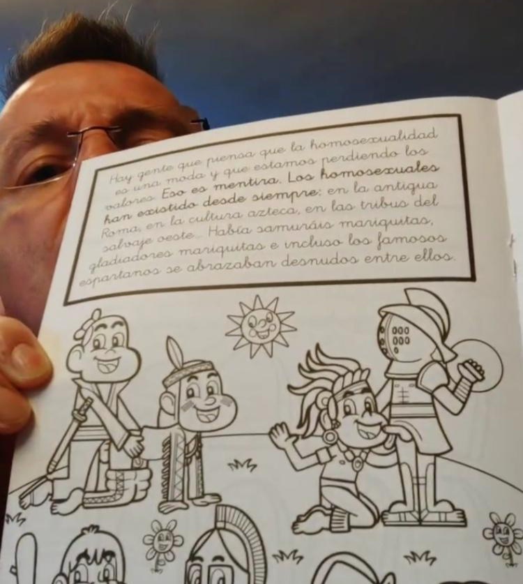 "El niño Jesús no odia a los mariquitas" libro infantil para colorear.