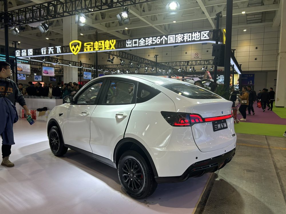 Tesla está tardando tanto en sacar el Model 2 que los chinos se han adelantado...