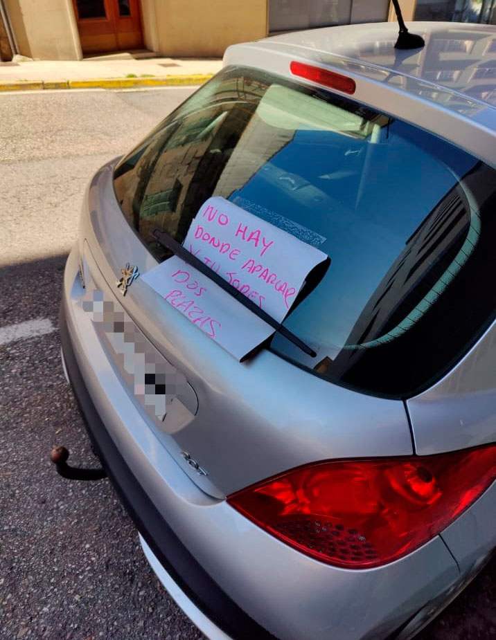 Vecinos colegas que te reservan una plaza de aparcamiento