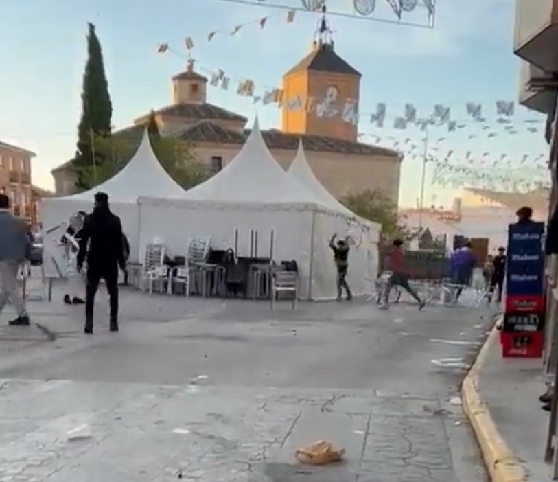 ¿Alguien sabe qué les pasa a los marroquíes con las sillas?