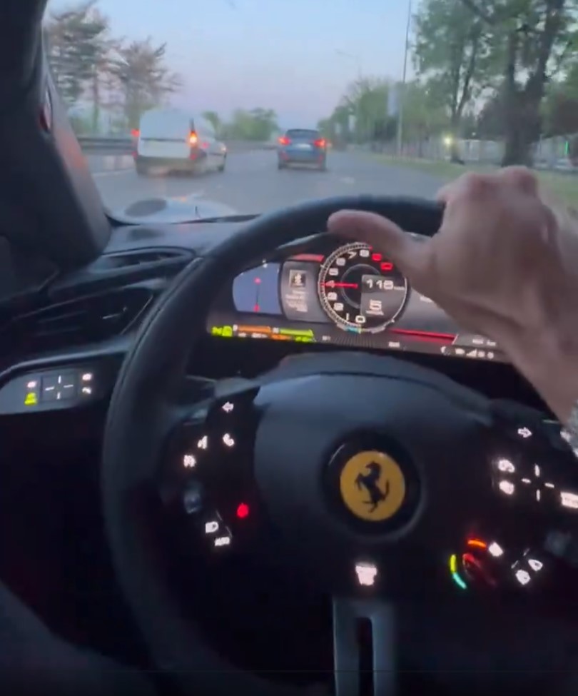 Si habla como un subnormal, anda como un subnormal, y conduce como un subnormal...