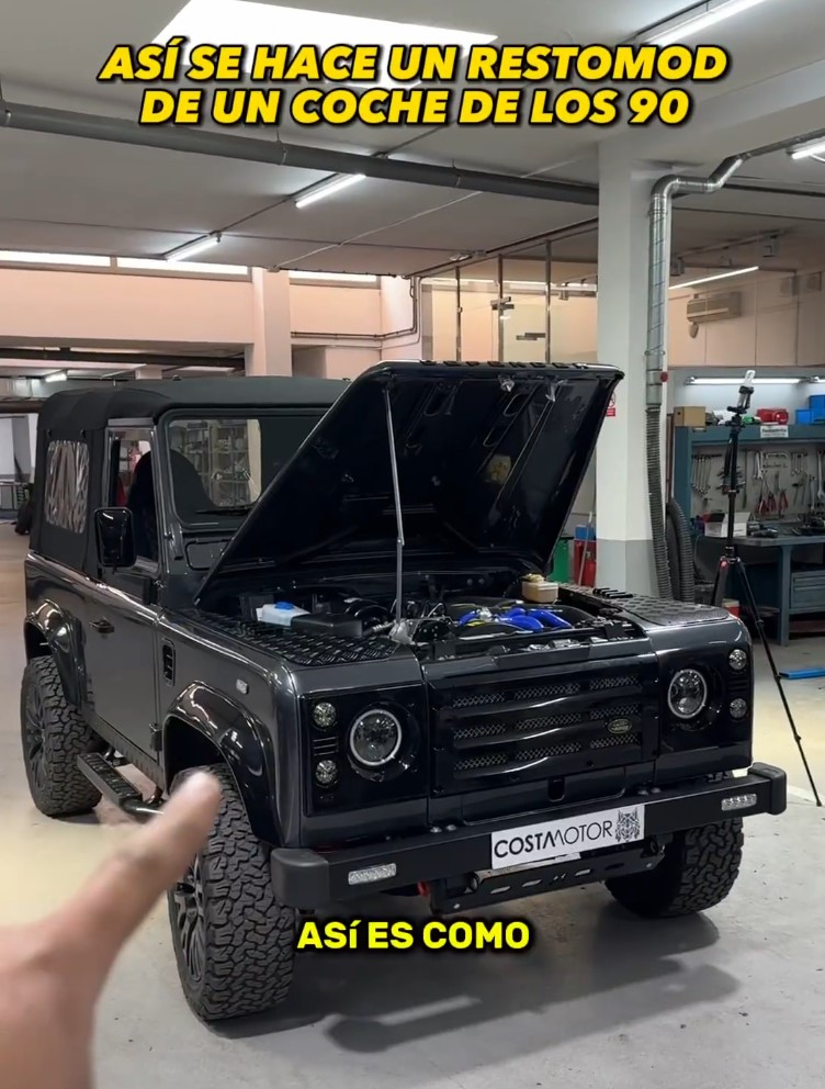 Una empresa española se dedica a restaurar y modernizar Land Rovers Defender y reciben pedidos de todo el mundo.