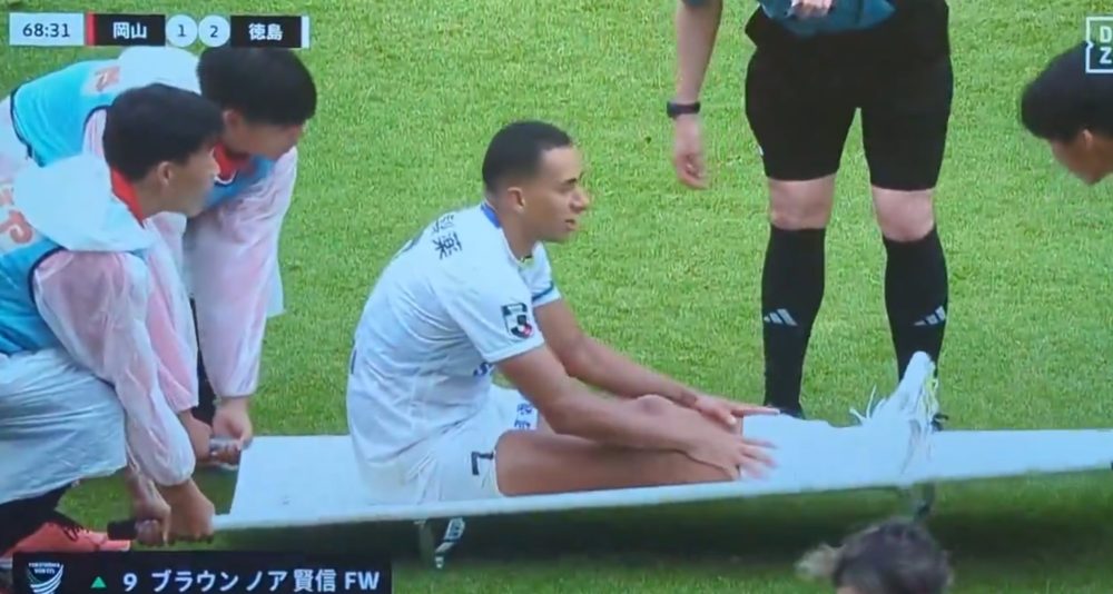 Pdro Snchz saliendo de la Zarzuela después de decirle a Felipe que estaba muy mal y necesitaba 5 días para pensar si seguía.