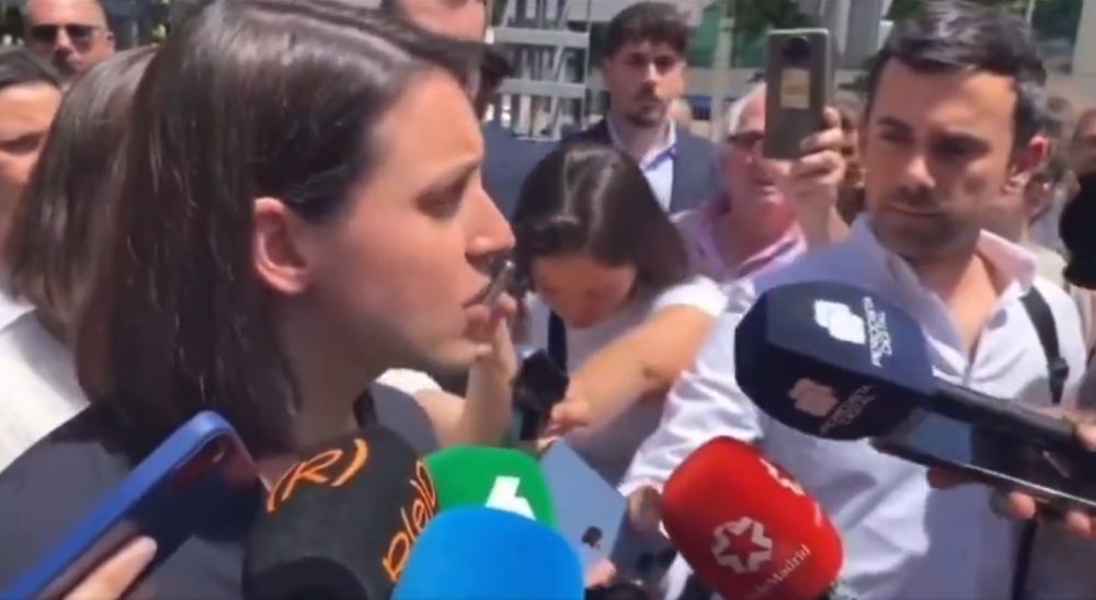 Irene Montero llama fascista a Bertrand Ndongo.