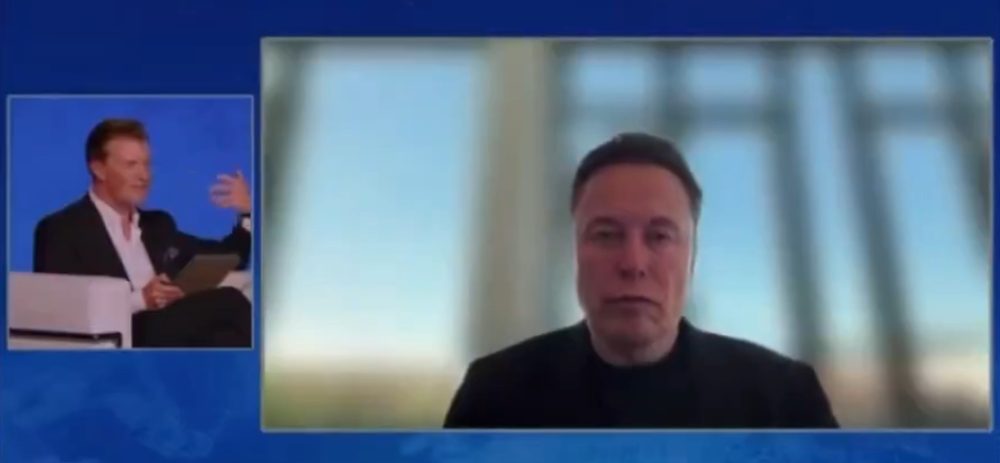 Elon Musk: "El papel del gobierno es ser el árbitro, permitir que los jugadores jueguen el partido. Lo que ocurre con el tiempo es que el gobierno sigue creciendo y llega un momento en que tienes más árbitros que jugadores en el campo. Y ese partido no es bueno".