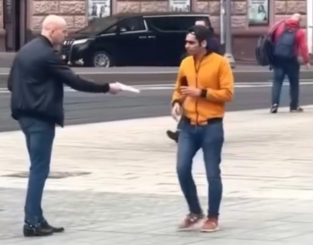 La primera venta es la que más cuesta.