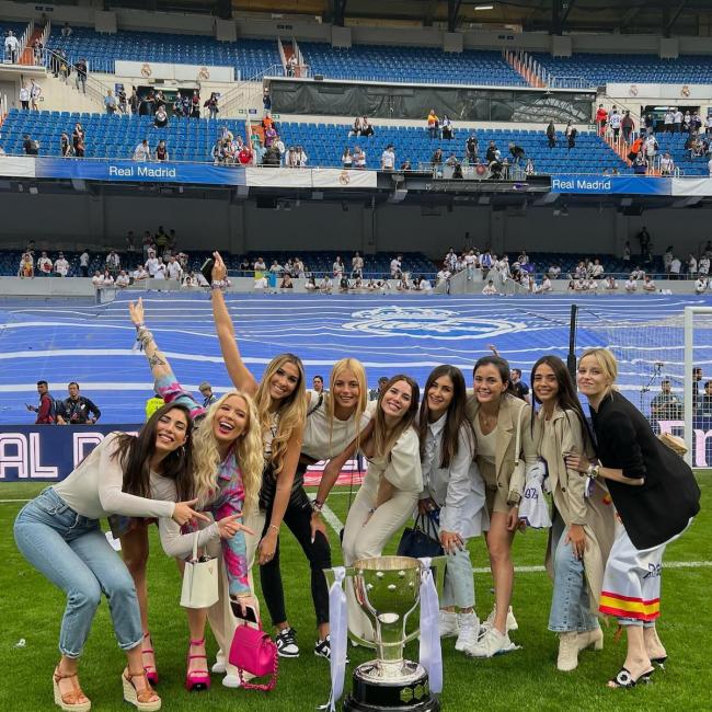 Puedo afirmar sin temor a equivocarme que todos estos que por fuera venden moralina barata, por dentro están completamente podridos.