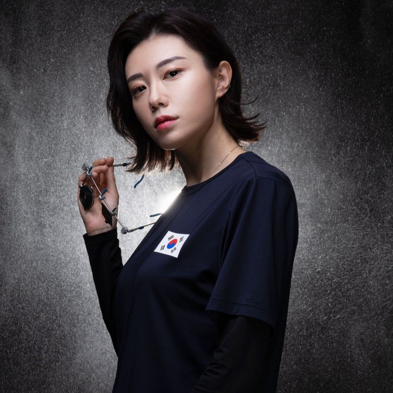 Esta tiradora olímpica, plata en los JJ.OO. de París, se sabe personaje principal y... no lo disimula.