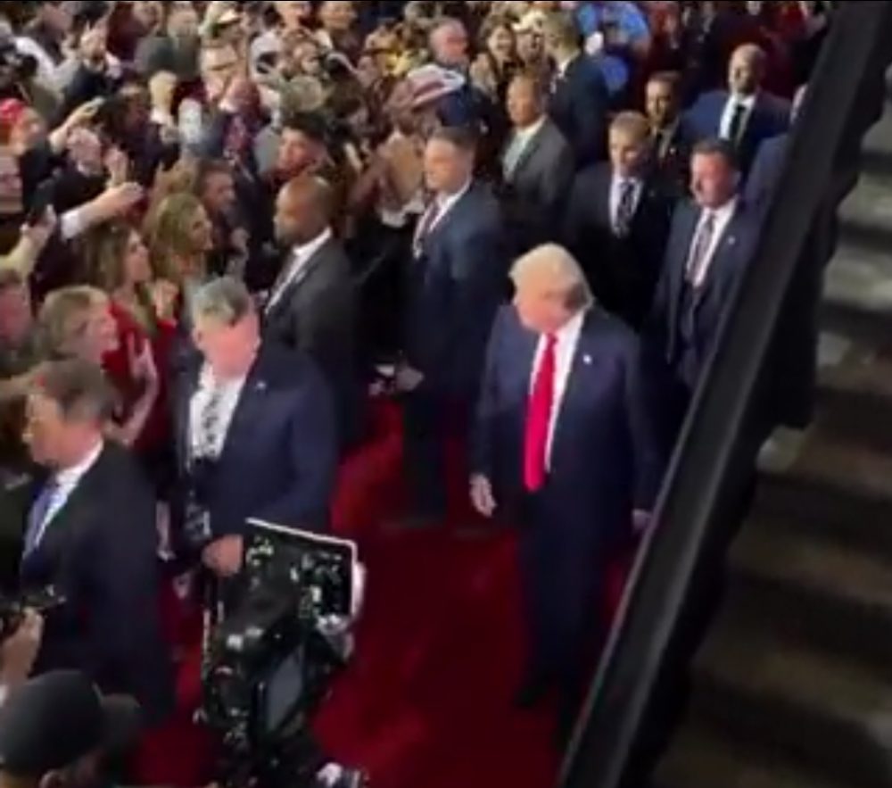 Comparad este equipo del Servicio Secreto con el del día del atentado. ¿Notáis la diferencia?