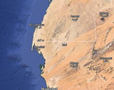 Buscad Nuabidú (Mauritania) en Google Maps y haced zoom al "port artisanal".