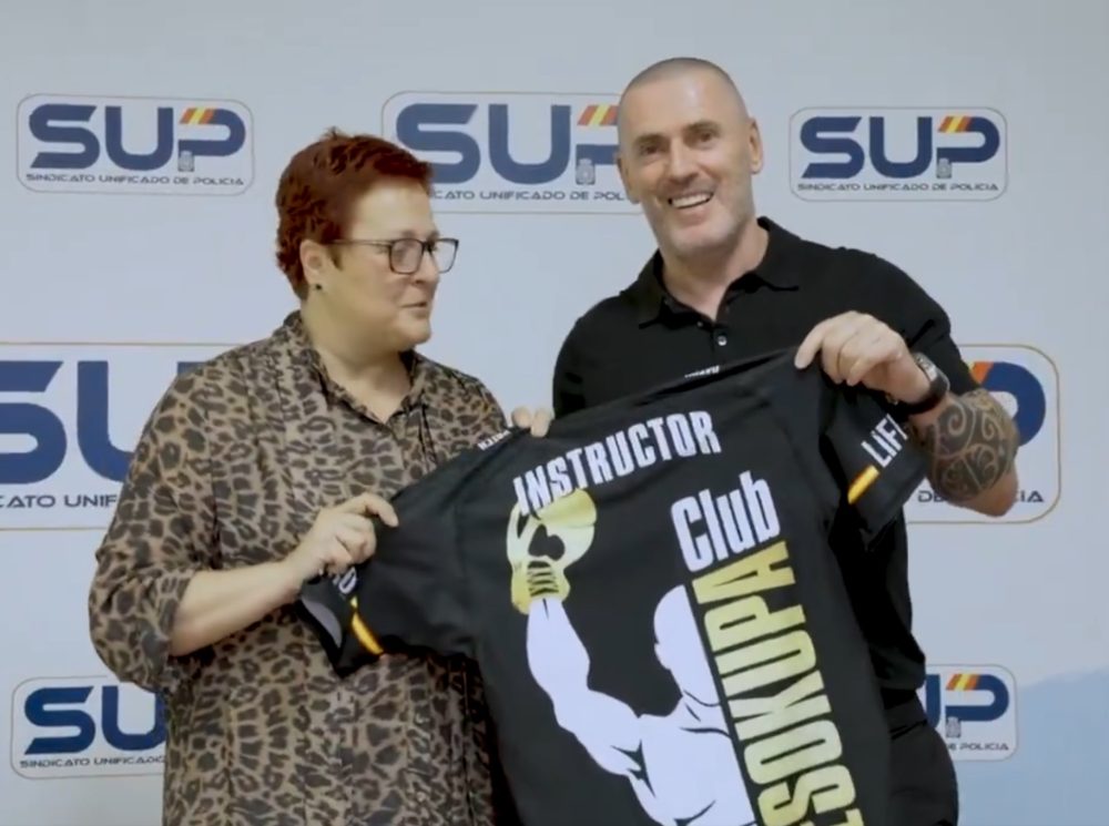 Acuerdo firmado entre el Club Desokupa y el Sindicato Unificado de Policía para la formación de hasta 30.000 policías en España.
