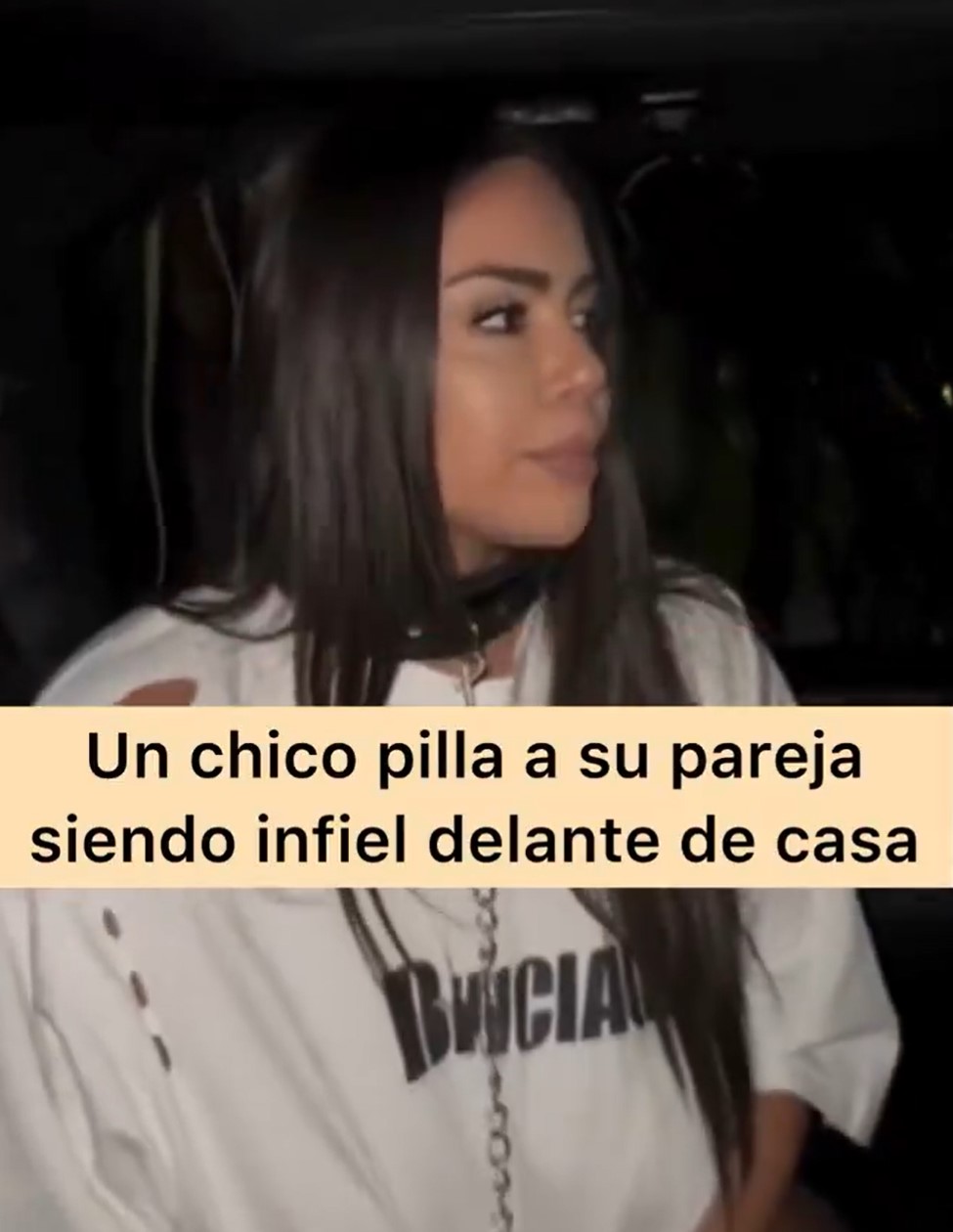 Pilla a su novia siéndole infiel frente a su propia casa a las 6 de la mañana mientras llevaba un collar de perro en el cuello.
