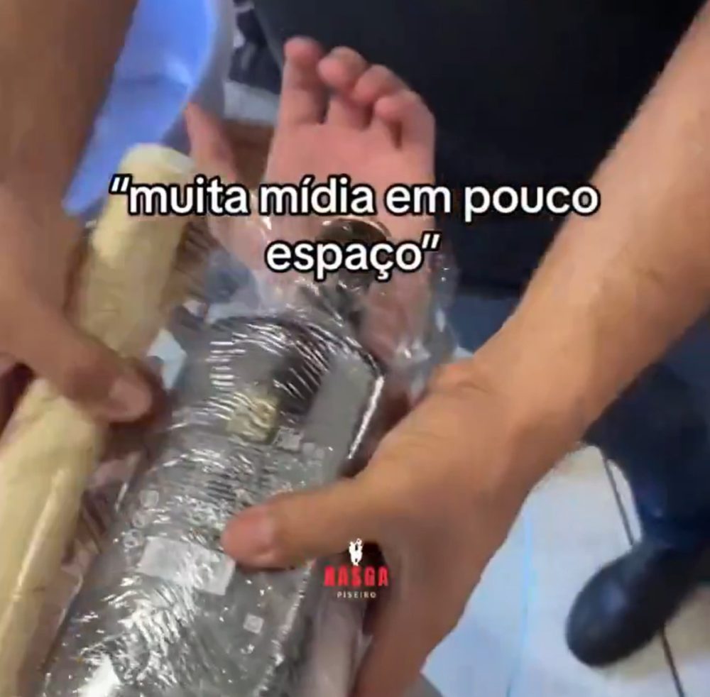 Crean una escayola falsa para meter bebida en un festival.