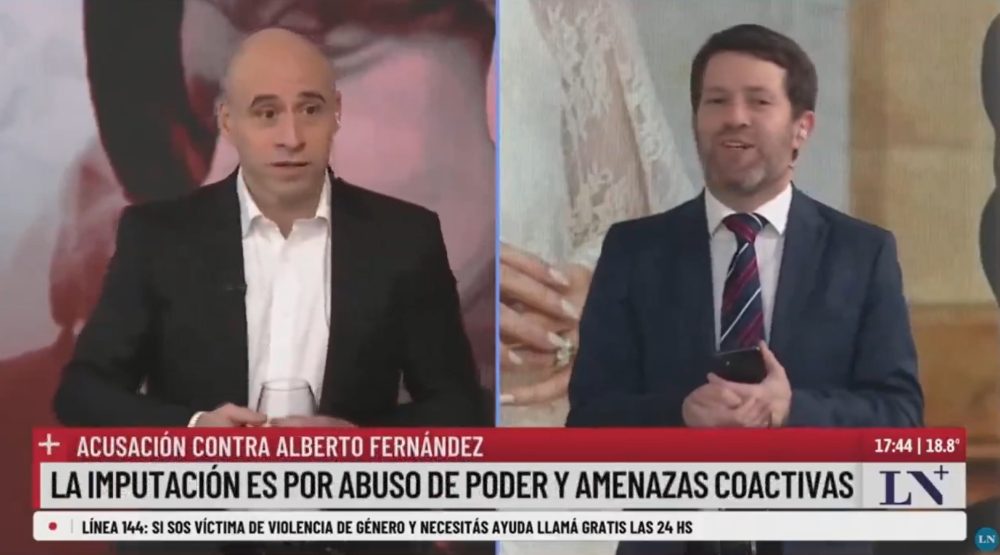 Alberto Fernández, ex-presidente de Argentina denunciado por vioIencia de género, tenía contratado a un notas para que le fuera quitando los likes que iba dejando a las zorrupias de Instagram.