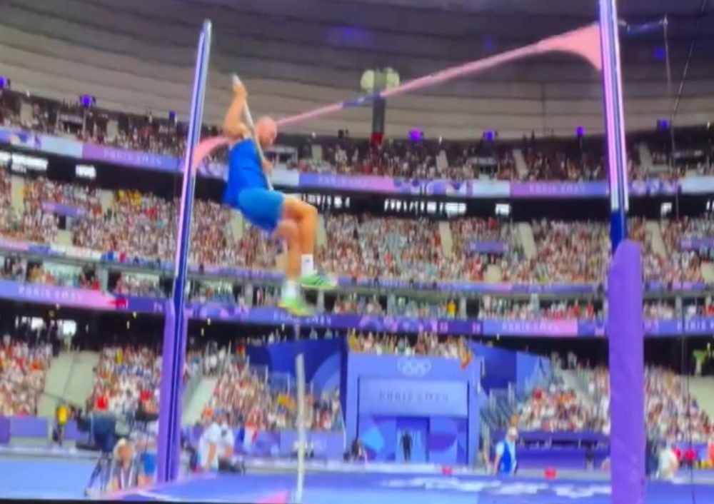 En los pocos sueños que he tenido en los que hacía salto de pértiga, en todos me pasaba esto.