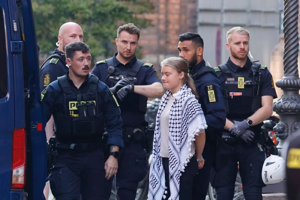 Greta Thunberg fue detenida ayer durante una protesta en Dinamarca