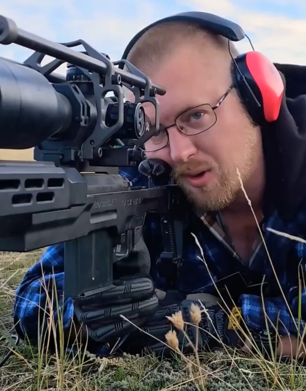 Nunca te metas con alguien que te puede disparar desde otro código postal.