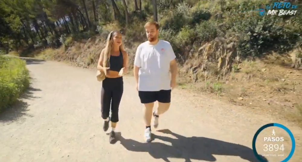 Un señor a Ibai mientras daba un paseo con Bad Gyal: "Corre hombre y deja de charlar".
