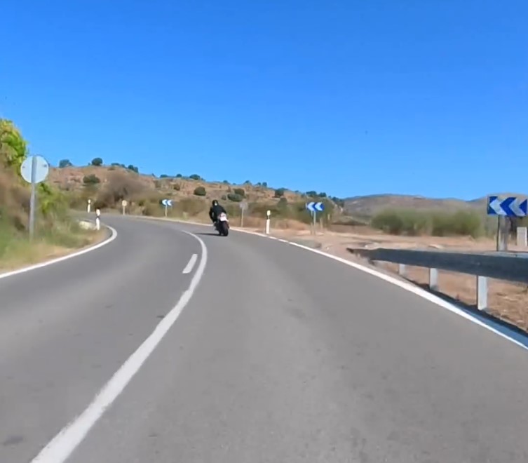 El examen práctico del carnet A debería hacerse en un circuito de velocidad.