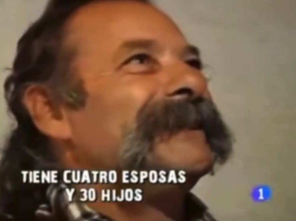 4 esposas. 30 hijos. 0 años cotizados.