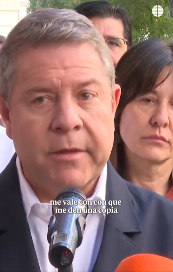 Page ha quemado su papel de apretar puñitos mientras participa del desmantelamiento del país.