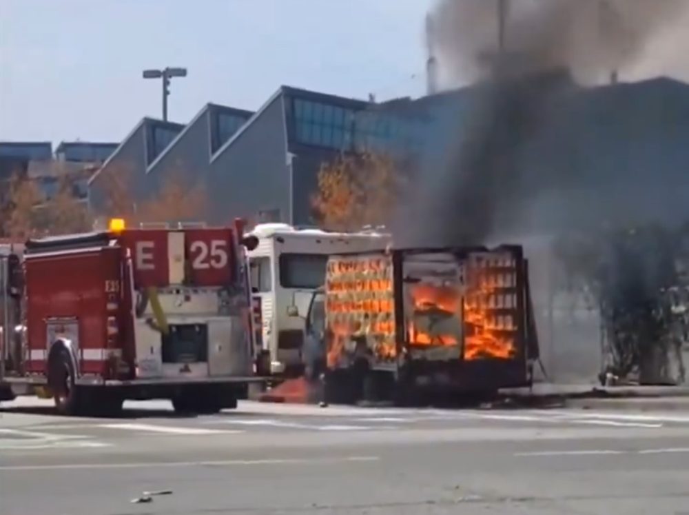 Cuando un camión suministrador de agua está listo para apagar fuegos antes que los bomberos... igual hay que revisar el protocolo.