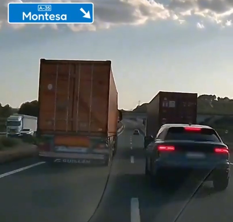 Ningún conductor normal en el vídeo.