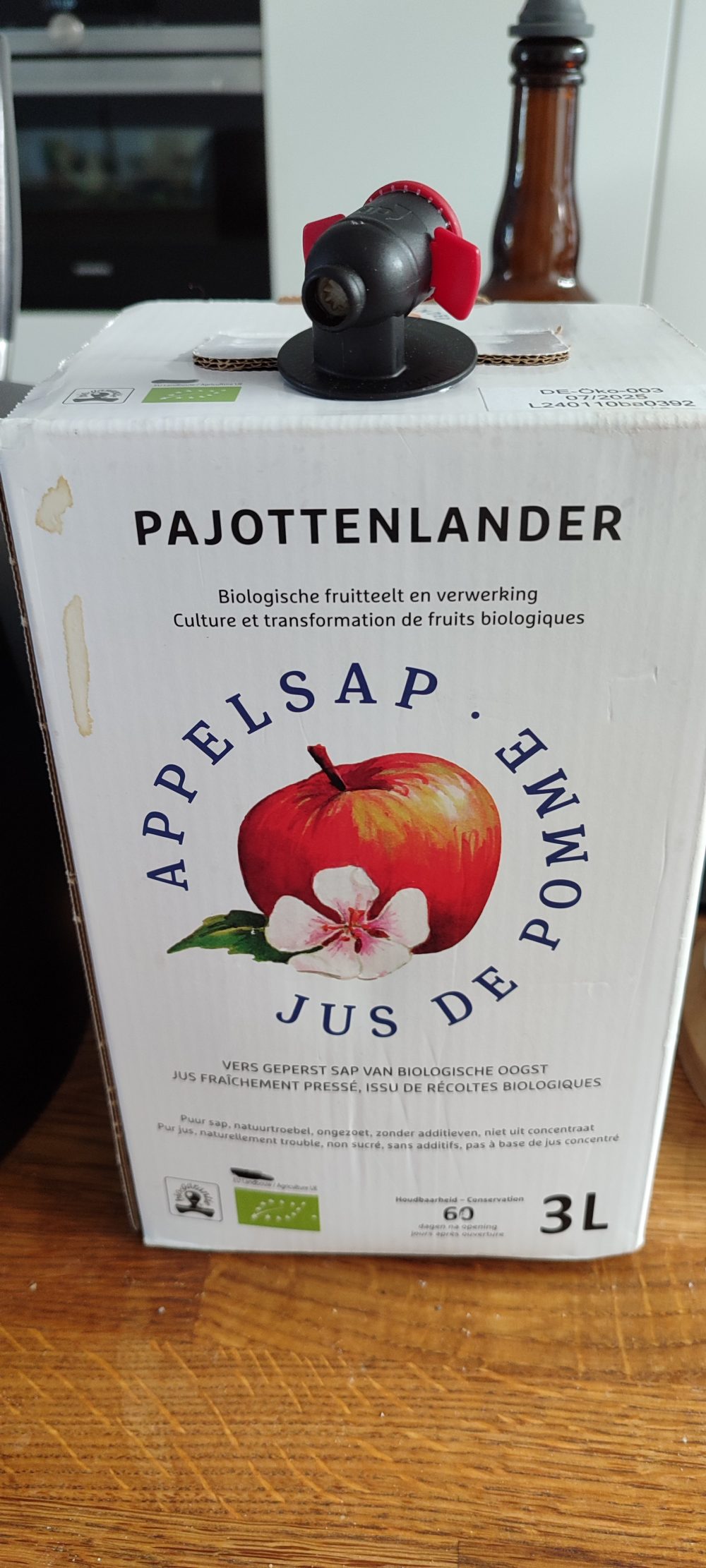 Parece la versión nopor de Homelander (The Boys).