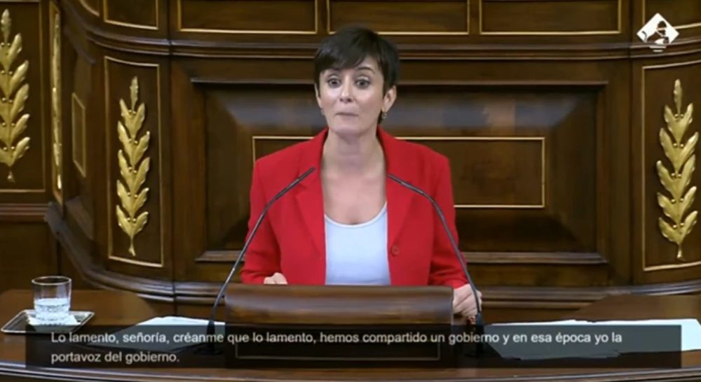 La ministra de Vivienda a Podemos: "A ustedes les interesa mucho mis propiedades. Con mis tres propiedades no tengo ni para pagar la mitad del chalé de Galapagar. Lo siento, no me llega"