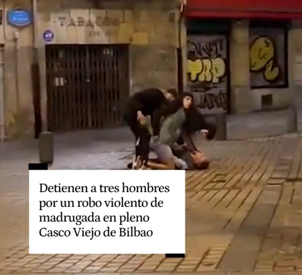 Tres amegos tiran al suelo a un señor y le roban todo en una calle de Bilbao.