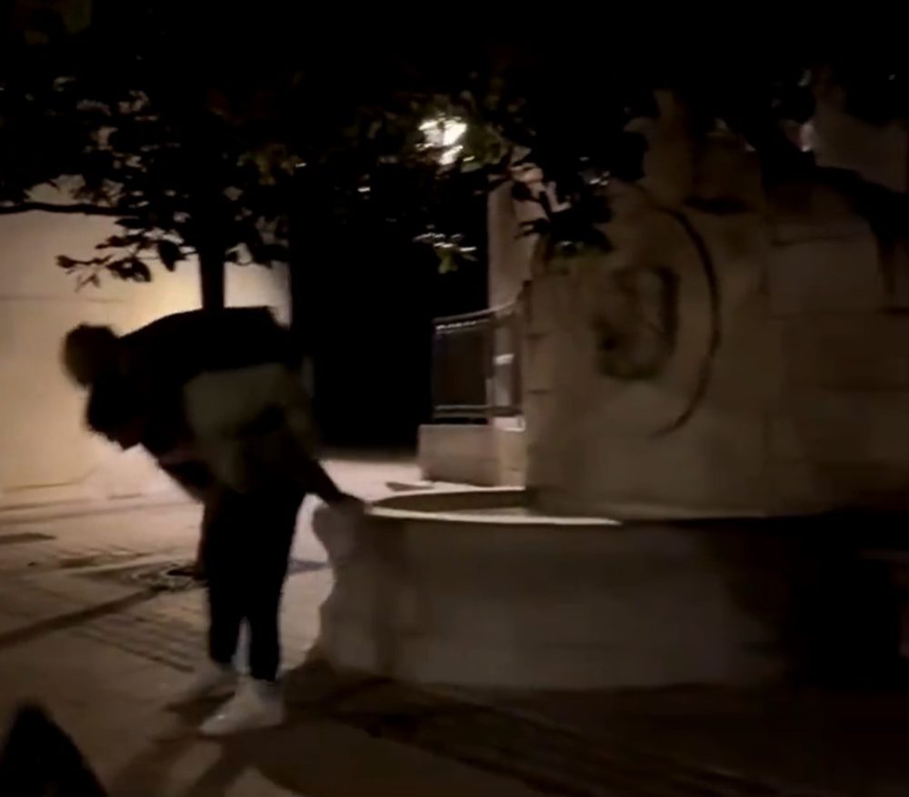 Sabes que una borrachera ha sido buena cuando te levantas con síntomas de ahogamiento y lesión medular.