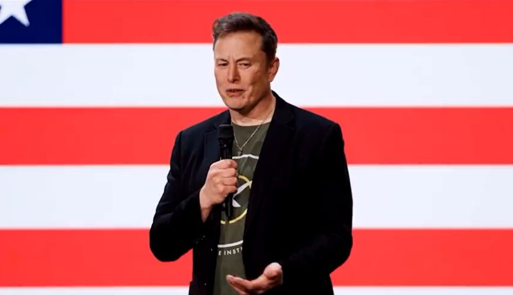 Elon Musk habla sobre una de las regulaciones más absurdas que le pidió el Gobierno de EE.UU. a su compañía SpaceX relacionadas con el cohete Starship: "SpaceX tuvimos que hacer un estudio sobre si Starship podría caer sobre un tiburón"