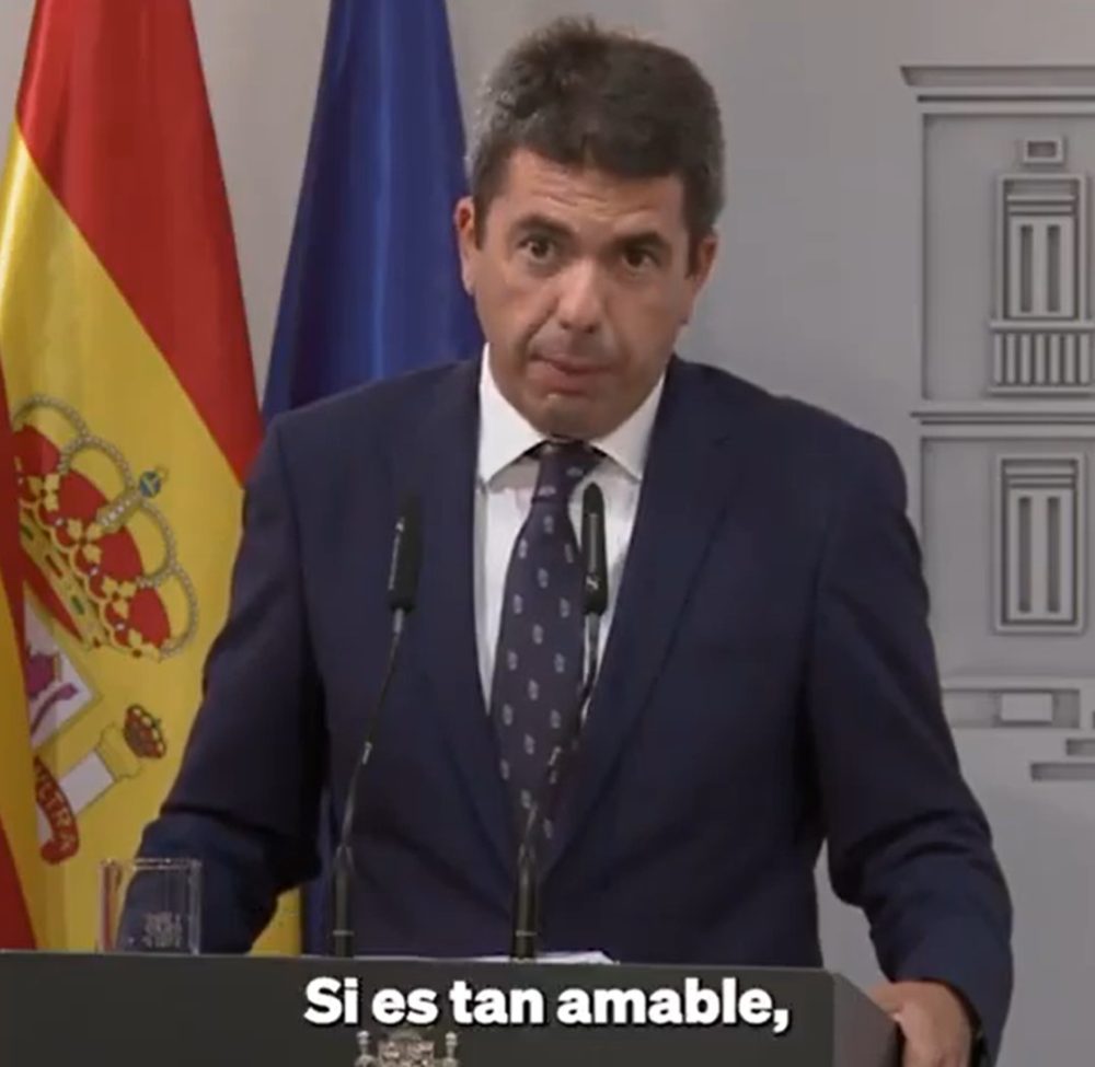 Carlos Mazón se enzarza con un periodista que alude al "País Valencià": "Le ruego que respete mi Estatuto de Autonomía y que no vuelva a referirse a mi comunidad así".