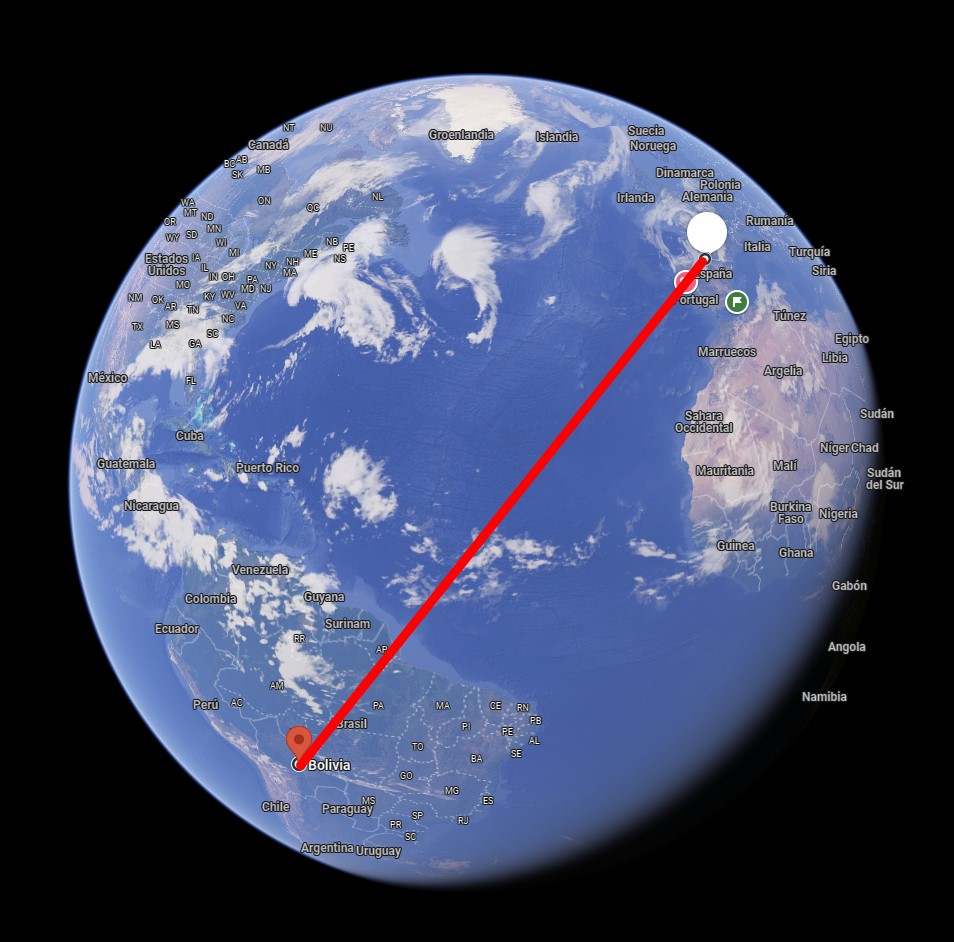 Han atornillado un candado de una vivienda turística al árbol. A un árbol.