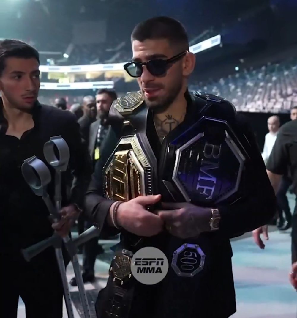 Ilia Topuria sale cojeando del estadio al no poder soportar el peso de sus cojones.