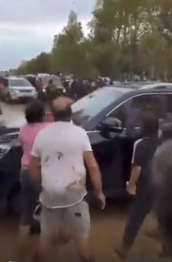 La culpa es de la ultraderecha...