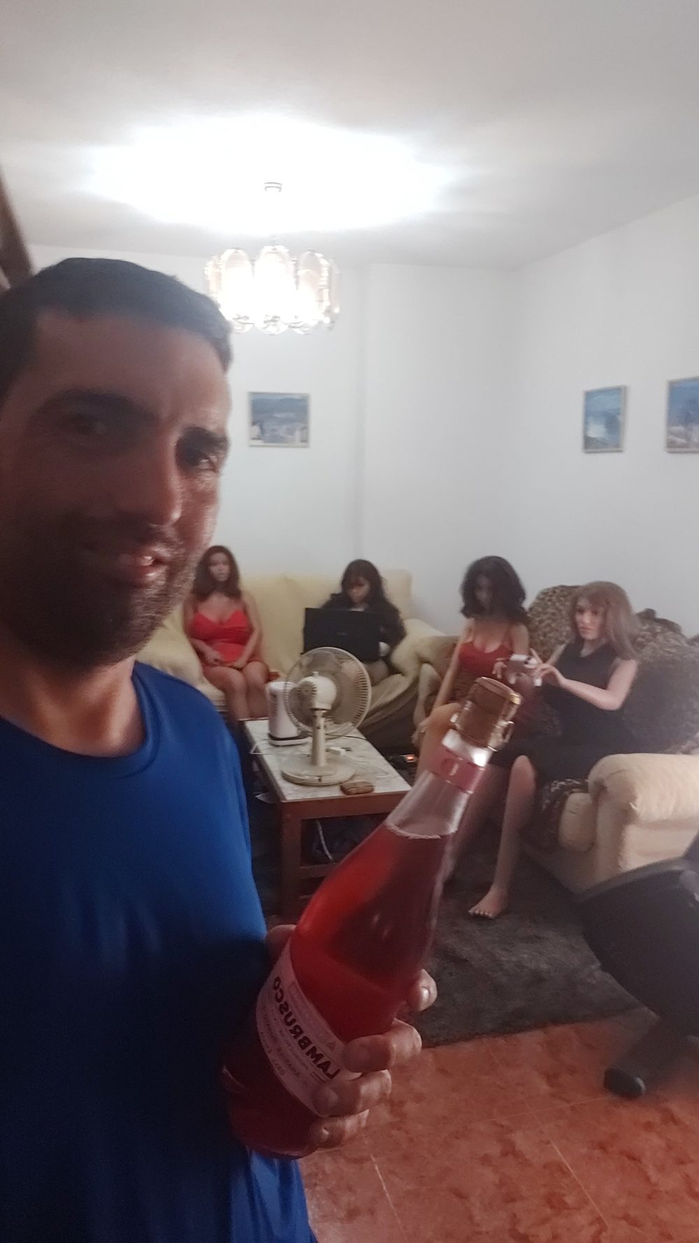 Una mujer rusa explica por qué no le gustan los españoles, y Twitter vuelve a hacer su magia.