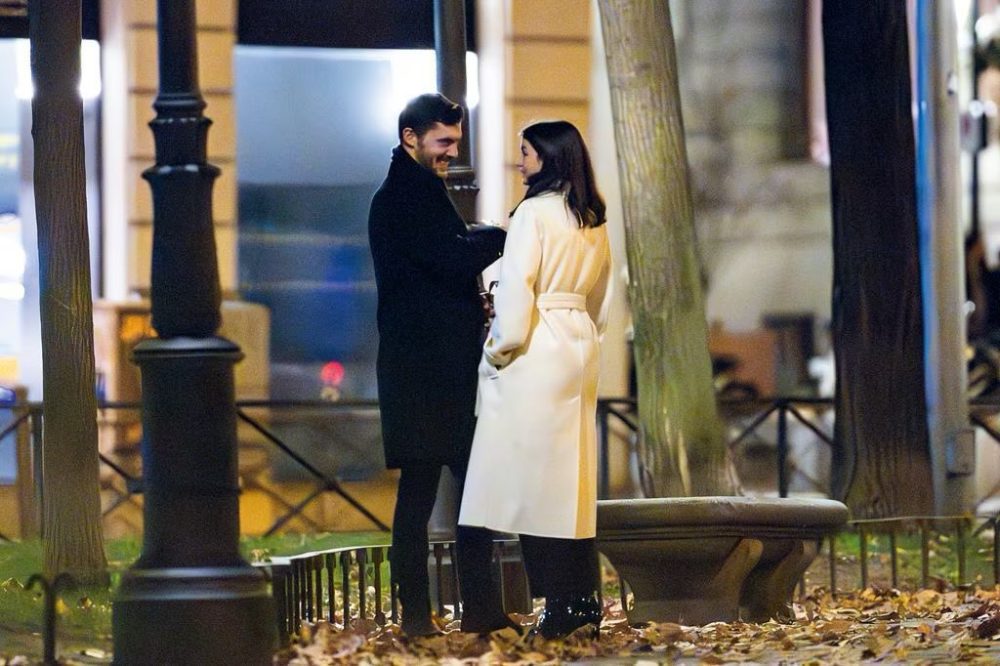 Ana de Armas es fotografiada en Madrid junto al hijastro del dictador cubano Díaz-Canel, Manuel Anido Cuesta.